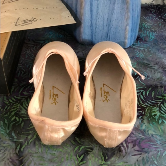 🏆Leos Inspiration 3/4 Pointe Ballet Shoes W=D #53 - Picture 3 of 5